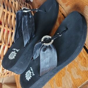Rhinestone Yellow Box Wedge Flip- Flops sz 10‎ Black Leather
